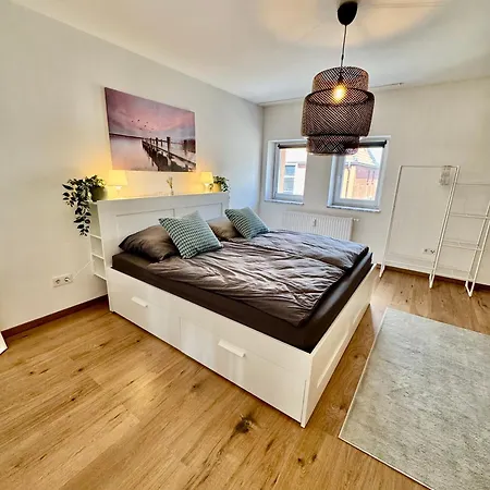 Fewo-palmtrees 4 - Grosse Moderne 2 Zimmerwohnung Mit Sued-west Balkon In Gladbeck-mitte Naehe Movie Park Und Arena Aufschalke * גלדבק