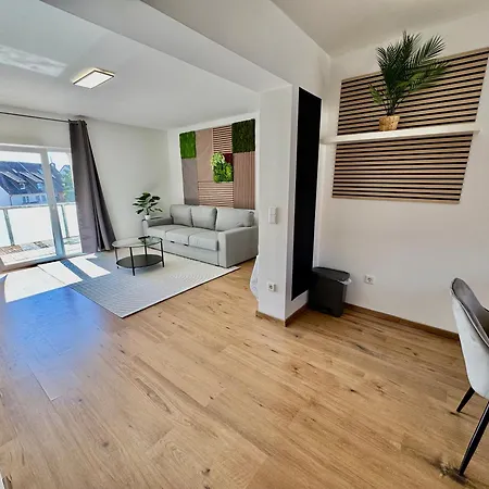 Fewo-palmtrees 4 - Grosse Moderne 2 Zimmerwohnung Mit Sued-west Balkon In Gladbeck-mitte Naehe Movie Park Und Arena Aufschalke * Гладбек