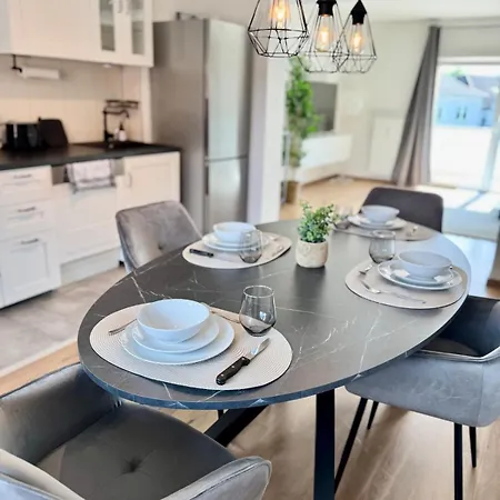 Apartmán Fewo-palmtrees 4 - Grosse Moderne 2 Zimmerwohnung Mit Sued-west Balkon In Gladbeck-mitte Naehe Movie Park Und Arena Aufschalke *