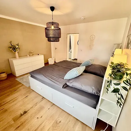 Fewo-palmtrees 4 - Grosse Moderne 2 Zimmerwohnung Mit Sued-west Balkon In Gladbeck-mitte Naehe Movie Park Und Arena Aufschalke * Gladbeck