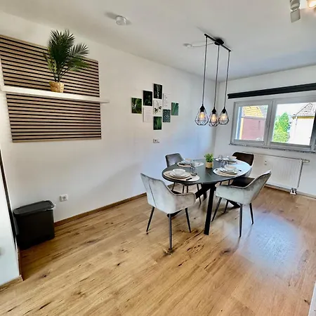Fewo-palmtrees 4 - Große Moderne 2 Zimmerwohnung Mit Süd-west Balkon In Gladbeck-mitte Nähe Movie Park Und Arena Aufschalke Apartment