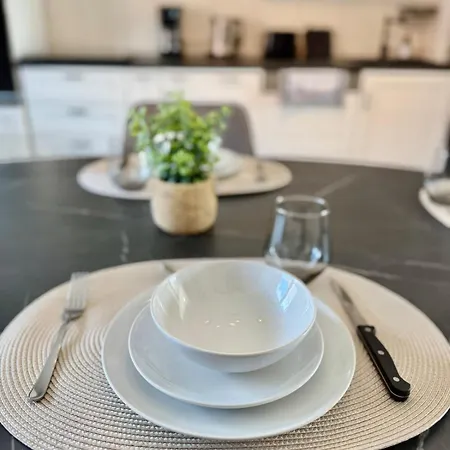 Fewo-palmtrees 4 - Große Moderne 2 Zimmerwohnung Mit Süd-west Balkon In Gladbeck-mitte Nähe Movie Park Und Arena Aufschalke Apartment Gladbeck