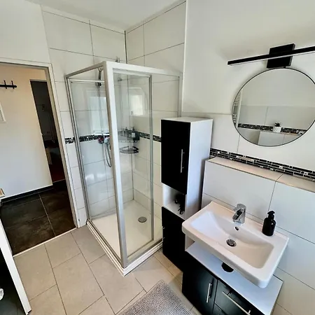 Fewo-palmtrees 4 - Große Moderne 2 Zimmerwohnung Mit Süd-west Balkon In Gladbeck-mitte Nähe Movie Park Und Arena Aufschalke * Gladbeck