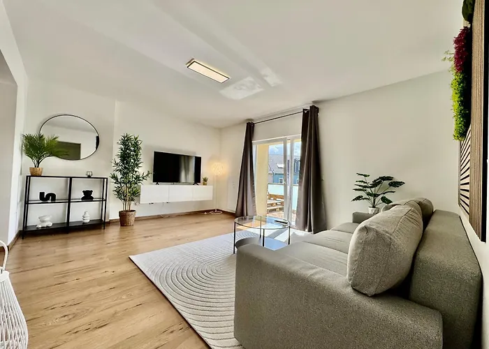 Апартаменты Fewo-palmtrees 4 - Grosse Moderne 2 Zimmerwohnung Mit Sued-west Balkon In Gladbeck-mitte Naehe Movie Park Und Arena Aufschalke