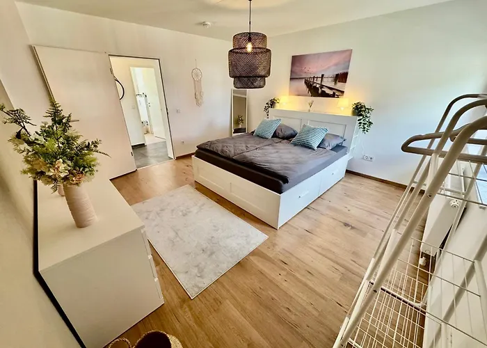 Fewo-palmtrees 4 - Grosse Moderne 2 Zimmerwohnung Mit Sued-west Balkon In Gladbeck-mitte Naehe Movie Park Und Arena Aufschalke דירה