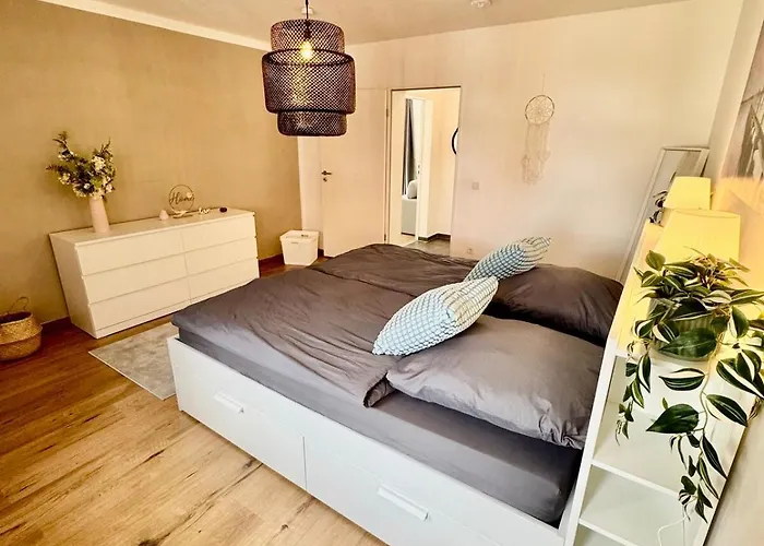 Fewo-palmtrees 4 - Grosse Moderne 2 Zimmerwohnung Mit Sued-west Balkon In Gladbeck-mitte Naehe Movie Park Und Arena Aufschalke * גלדבק