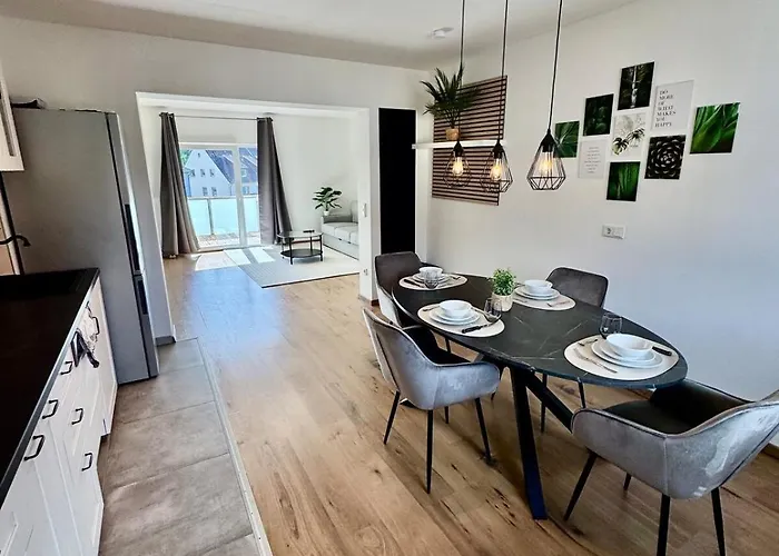 Апартаменты Fewo-palmtrees 4 - Grosse Moderne 2 Zimmerwohnung Mit Sued-west Balkon In Gladbeck-mitte Naehe Movie Park Und Arena Aufschalke *